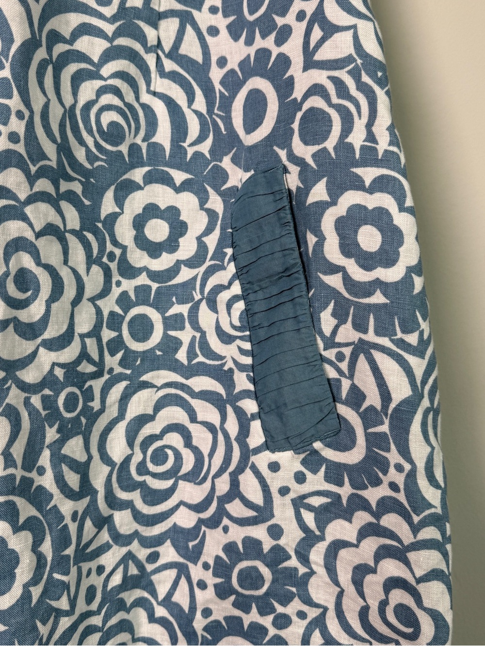 Boden Blue Floral Linen Shift Dress Scoop Neck Pockets Cottagecore Summer 10 - Picture 3 of 7